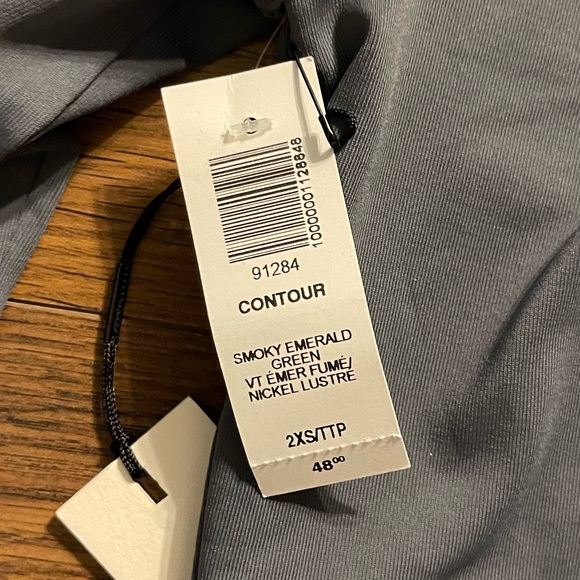 Aritzia Shirt ✨ - Picture 3 of 3